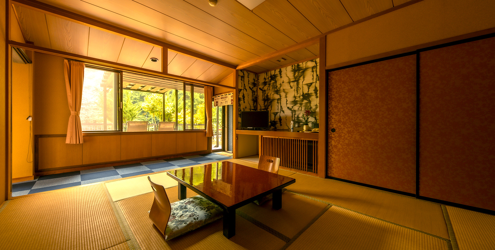 源泉かけ流し風呂+屋外ドッグラン付き特別室